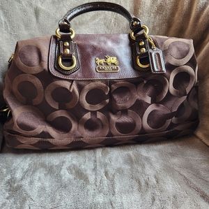 COACH PURSE 100% AUTHENTIC